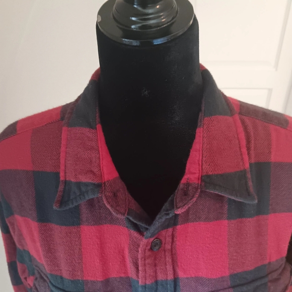 Levis red and black flannel - Picture 3 of 7